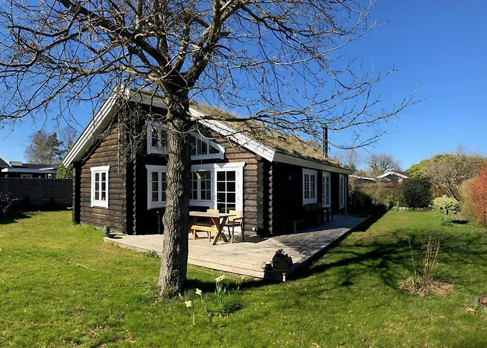 Nordic Idyll In The Log House At